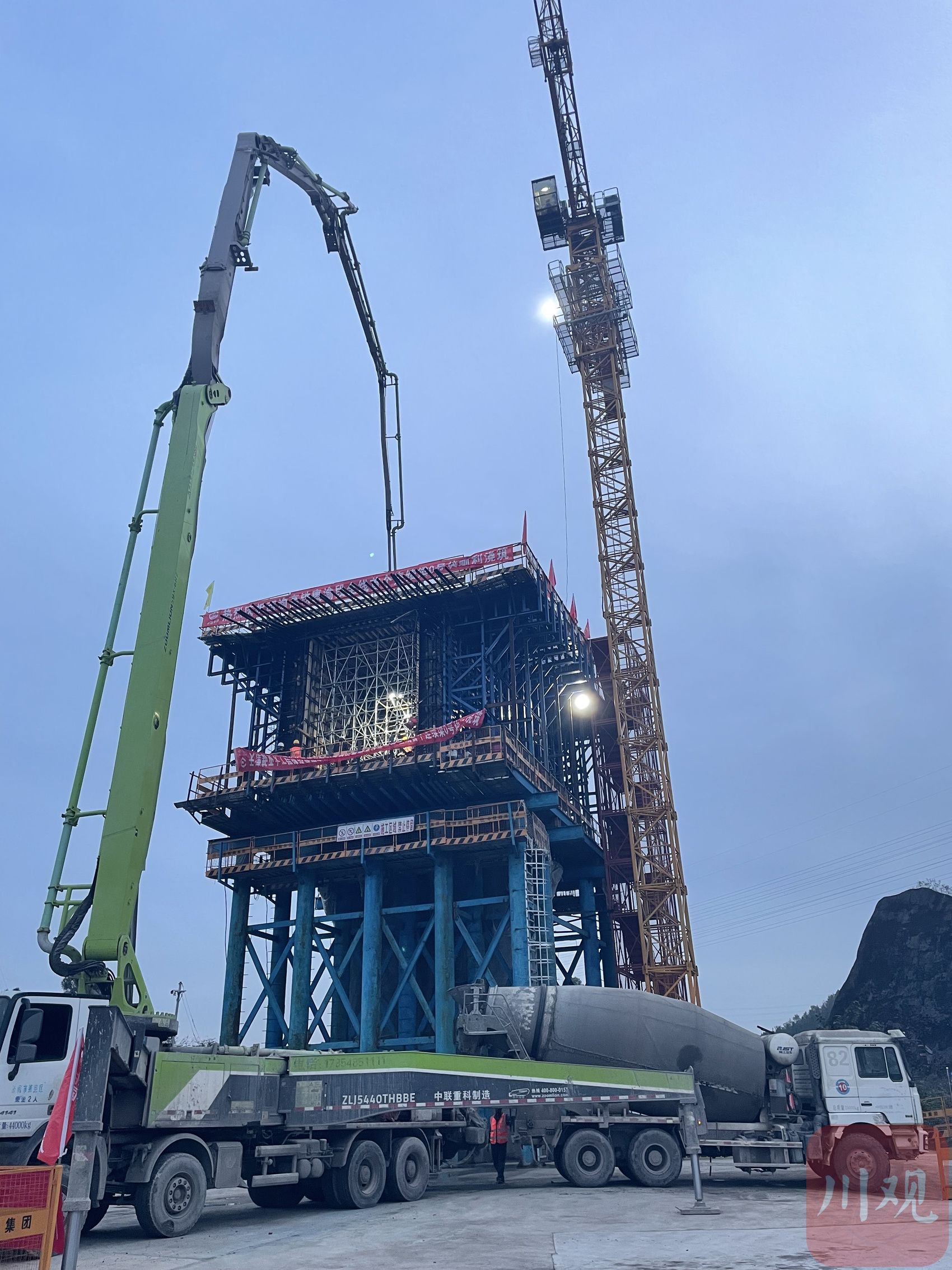 西渝高铁康渝段桥梁上部结构施工正式启动，工程建设迈入新阶段